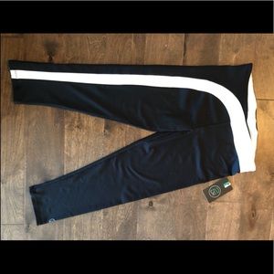 2Liv activewear cropped leggings